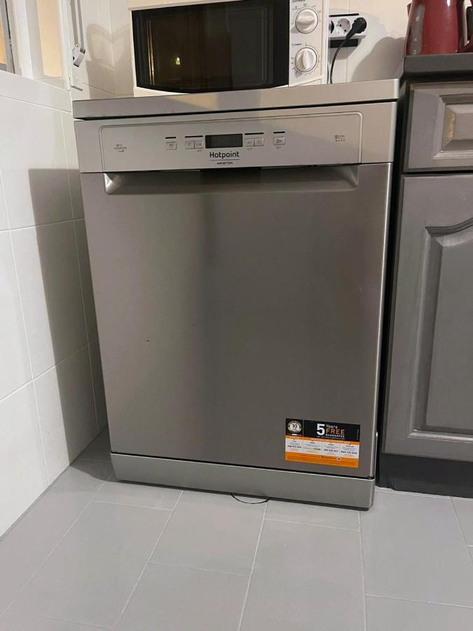 Rooms 10 Mins Walk From Train Station! Agualva-Cacem 외부 사진