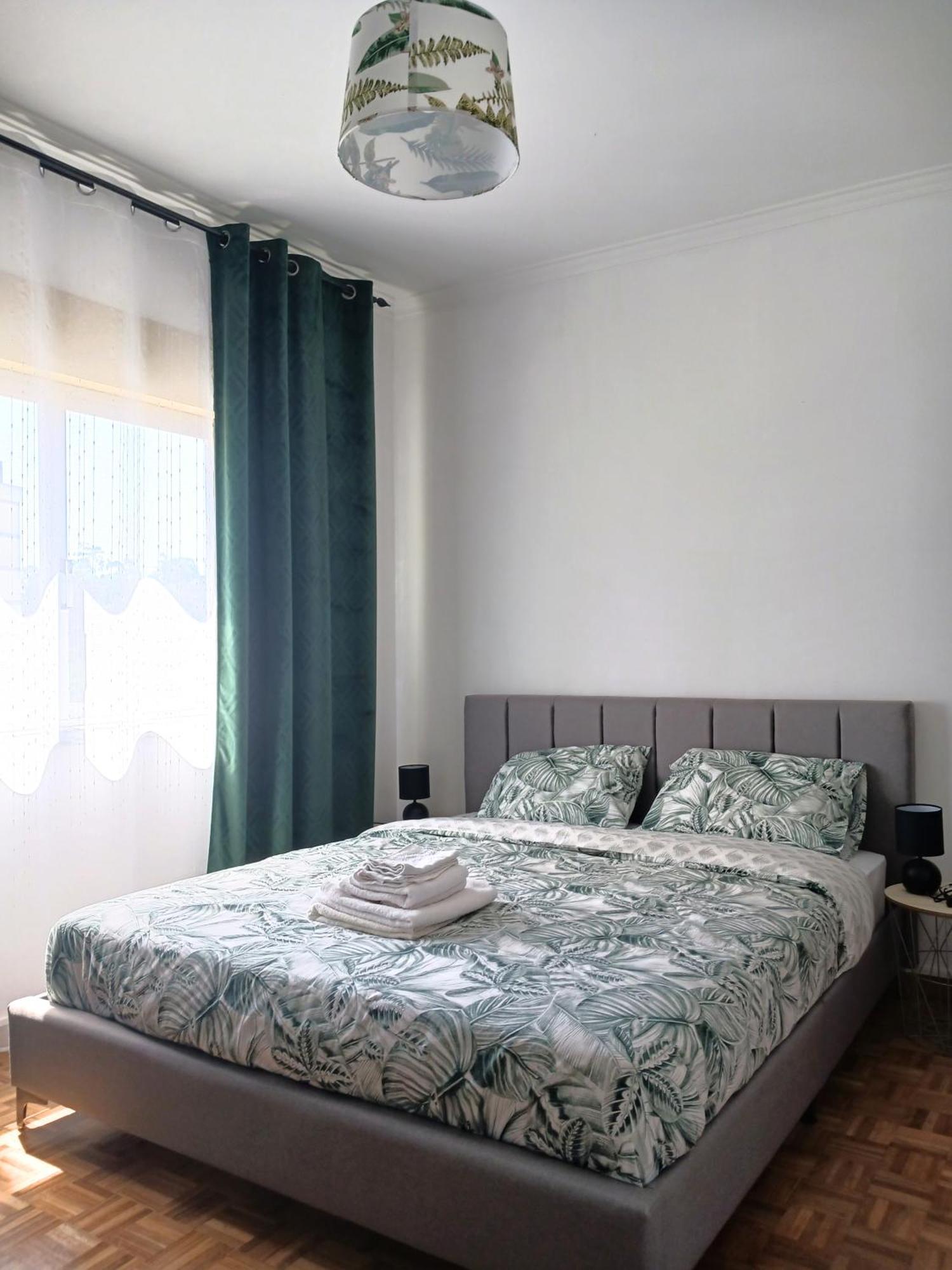 Rooms 10 Mins Walk From Train Station! Agualva-Cacem 외부 사진