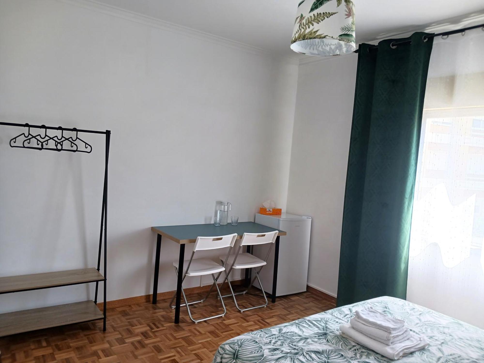 Rooms 10 Mins Walk From Train Station! Agualva-Cacem 외부 사진