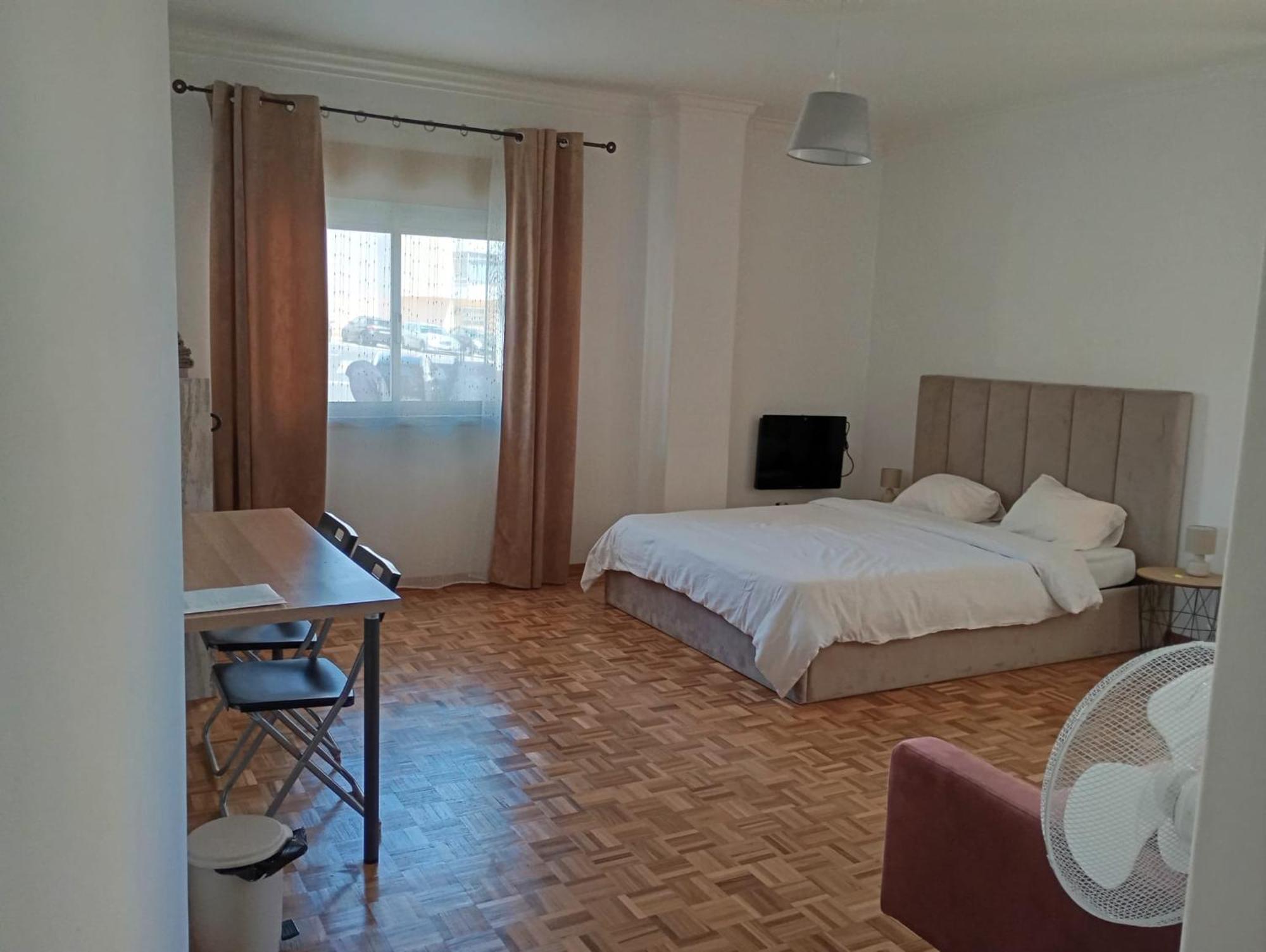 Rooms 10 Mins Walk From Train Station! Agualva-Cacem 외부 사진